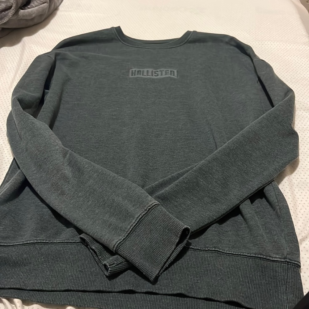 hollister crew neck